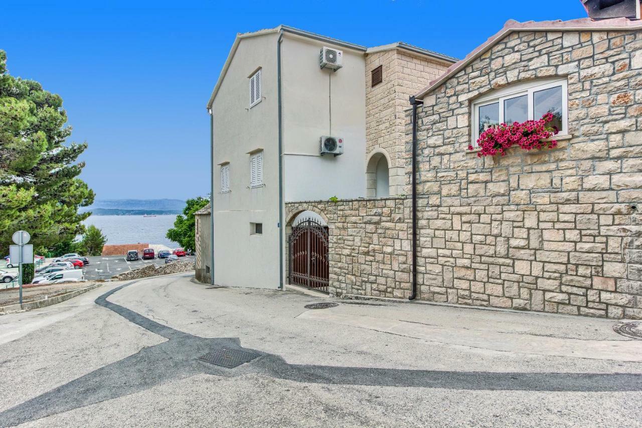 Apartments Petra Бол Екстер'єр фото