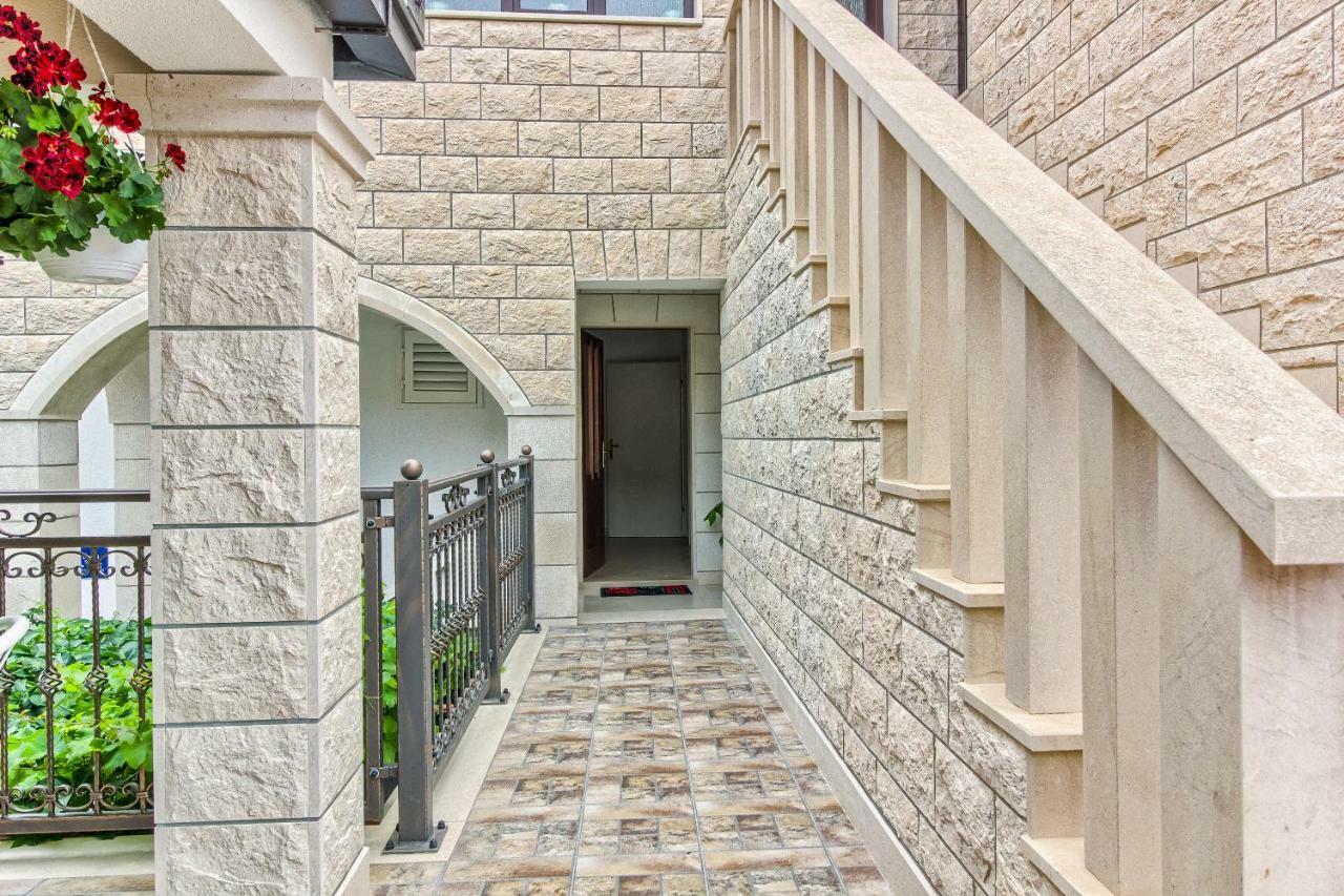 Apartments Petra Бол Екстер'єр фото