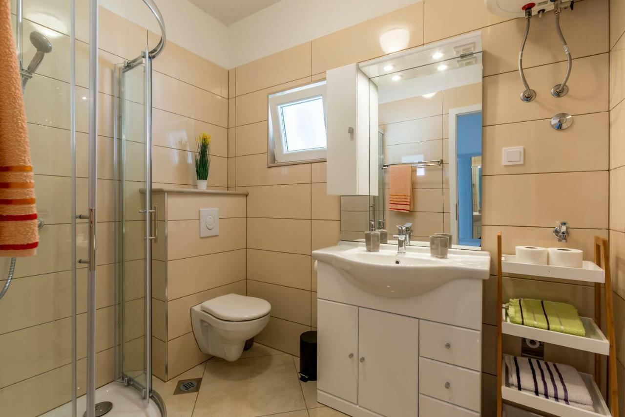 Apartments Petra Бол Екстер'єр фото