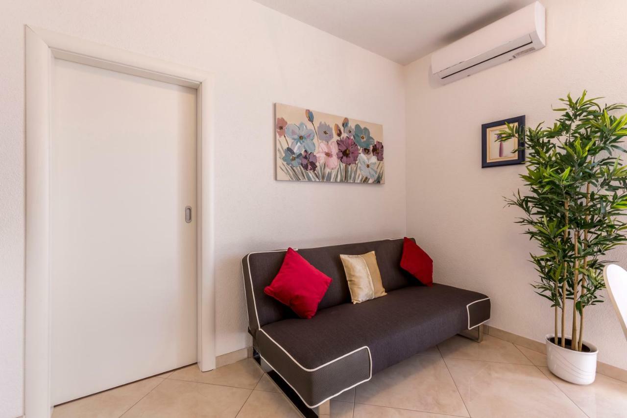 Apartments Petra Бол Екстер'єр фото